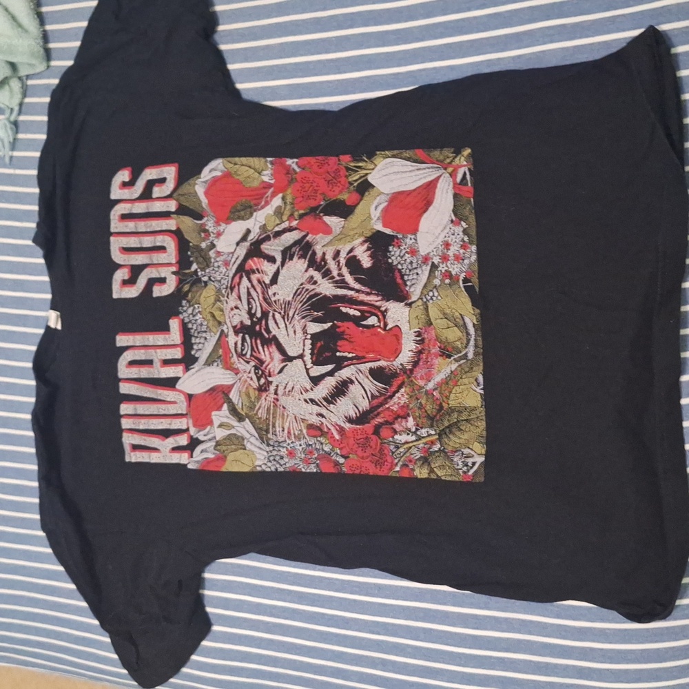 Rival sons 2019 concert shirt